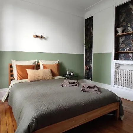 לינה וארוחת בוקר Pavillon C.r