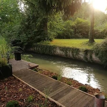 לינה וארוחת בוקר Pavillon C.r 3*